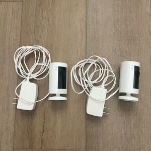 2 Ring Indoor Cameras- White